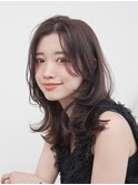 大人ヘアのミディアムレイヤー『上品な顔まわり×くびれヘア』