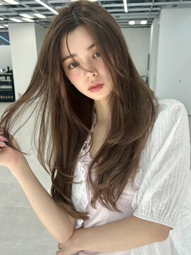 ユーフォリア 新宿通り(Euphoria) ハッシュカット/ロングレイヤー/韓国レイヤー/ゆるふわレイヤー