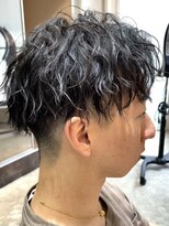 ブルニール 中崎町(BLEUNIR)&nbsp;ビジネススパイラル ツイストスパイラル アップバング 刈り上げ