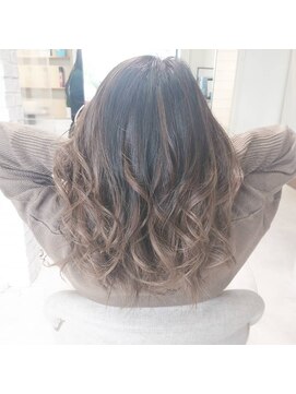 ルル カリス(lulu CHARIS) バレイヤージュ