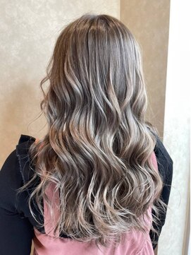 アース コアフュールボーテ 上越店(EARTH coiffure beaute) プラチナシルバー