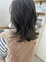 ナンバー リコ 名駅 ジャム 名古屋(N° rico JAM)&nbsp;レイヤーカット　ウルフカット　外ハネミディアム　グレージュ