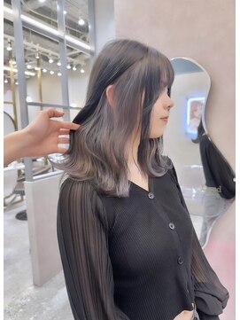 ロンド レア 天神大名店(Lond Le’a) 天神大名ダブルカラーケアブリーチインナーカラーシルバーグレー