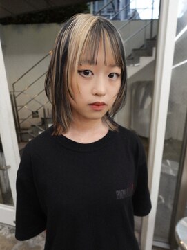 レコ 渋谷(LECO) ケアブリーチ黒と白のコントラストデザインカラー