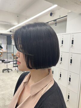 リジー(Litzy) ぱつっとボブ 《木寺樹莉》