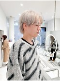 10代20代ブロンドヘアホワイトミルクティー
