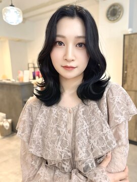 ミョンシル 【myonsil 山田】ミディアムレイヤー/ブルーブラック