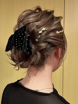 ミディアレンジ結婚式参列お呼ばれヘアセットシニヨン目白美容室