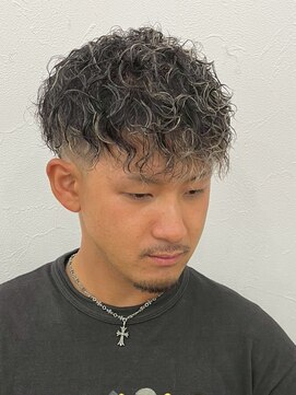 一鳳庵　【イオアン】 ショート  波巻きツイストスパイラル　フェード