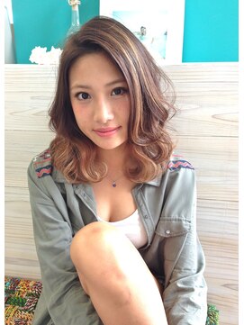 クラン(clan) clan<外国人風キュートミディ＞