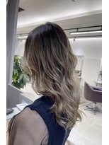 ジゼル 博多筑紫口店(GiseL)&nbsp;グラデーションホワイトベージュ