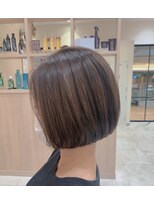 ヘアーフォトギフト(HAIR×PHOTO gift.) ミニボブ/前下がりボブ/大人ショートボブ/グレージュカラー