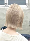 ハイトーンホワイトベージュグレージュケアブリーチミニボブ