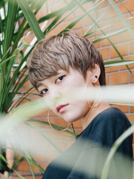 バトン(baton) ナチュラルショート