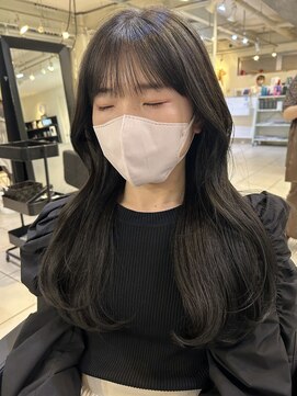 グロウ 丸の内(GLOW) グレージュカラー顔まわりカットブルーブラック韓国風前髪山梨