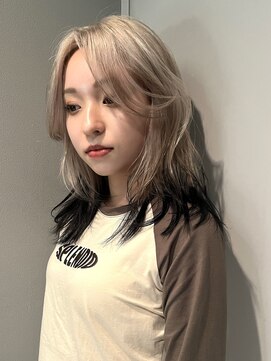 ベチカ(vetica) 毛先ブラックのデザインカラーミディアム