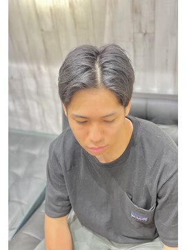 ヨシザワインク プレミアム 横浜 桜木町店(YOSHIZAWA Inc. PREMIUM) メンズ黒髪ツーブロショート刈り上げスタイル