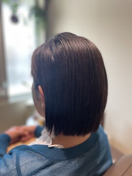フリーサロントイロ シャンティ(free salon toiro shanti) 縮毛のまっすぐ感を柔らかくまとまるボブ
