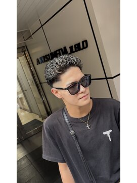 フライ 東通り店(Frei) White mesh×極道パーマ