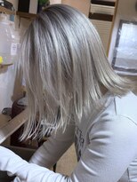 ブレイズヘアー(BLAZEhair)&nbsp;【人気定番ハイトーン】ホワイトシルバー×ブリーチ３回