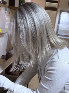 ブレイズヘアー(BLAZEhair) 【人気定番ハイトーン】ホワイトシルバー×ブリーチ3回