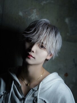 シン(syn) ホワイトシルバーマッシュ