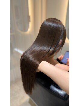 クオレア(CUOREA)の写真/もうクセで悩まない！触れてみたくなる程の潤い＆柔らかな「上質ストレート」で髪のストレスからさよなら！