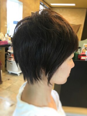 『崩れてくることを予測し、崩れきてから生きるヘアデザイン』それがパザパの真骨頂！