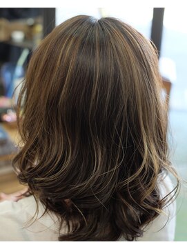 ワラティク(WARATI C) ハイライト&カラー