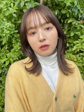 アクアオモテサンドウ(ACQUA omotesando) △ブリーチなしグレージュシースルーバング外ハネロブヘア