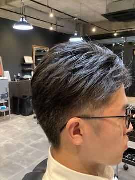 スリーマンズバーバークラブ(THREEMAN'S BARBER CLUB) ツーブロック