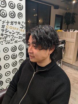 コワファーストナガサキシャンプーボーイ(COIFF1RST NAGASAKI SHAMPOO BOY) 波巻きスパイラルパーマ×ウルフセンターパート