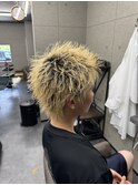 金髪スパイキーショート