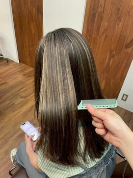 シェール(cher) ハイライトカラー/白髪ぼかしカラー/ストレートロング