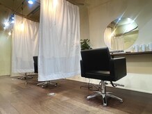 ツタ(tuta)の雰囲気(個室空間のようなゆったりとした広さのお席になってます♪)