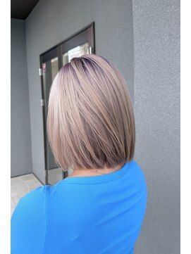 クオン 伊勢崎(QUON.) ルーツカラー×ボブカット