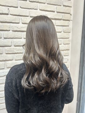 ビランチェ 池袋(bilancia) グレージュカラー/透明感グレージュ/ブリーチなしカラー