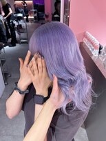 ダズリングディア(Dazzling Deer)&nbsp;パープル／ふんわりミディアム／巻き髪／ハイトーン／学割