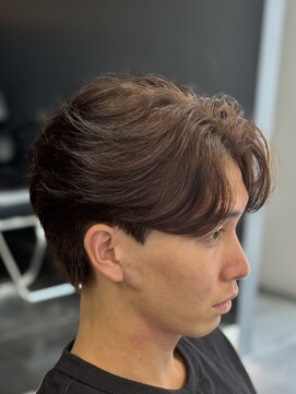 バース バイ ハピネス(BIRTH by happiness) 韓国へアカルマパーマワックスなしセンターパート黒髪ウルフ