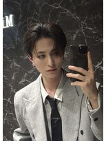 スキル ミナム 表参道(SKILL MiNam)&nbsp;前下がりセンターパート (ガイルヘア)