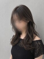 コカ(CoKa)&nbsp;柔らかさと透明感を両立したアッシュブラウン