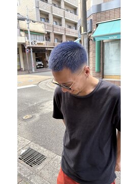 ヘアーラボ ハチ(HAIR LABO HACHI) バズカット フェード ブリーチカラー ブルー