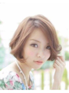 ロータス(Lotus) ★03-6434-0383★ 　【LOTUS】  ふんわり菱形レイヤーボブ