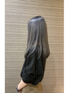 イースタイル 元町店(e-style) 大人な艶感たっぷりライトグレーカラー