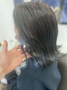ミングルクラーロヘアー(MINGLE CLARO hair) イヤリングカラーブルーシルバー