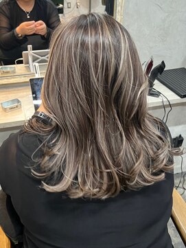 アポロ 横浜駅店(apollo) バレイヤージュハイライトカラーインナーカラーレイヤーカット