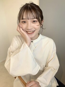 グラッド ナチュラル ヘアー(glad NATURAL HAIR) グレージュカラーにカジュアルアレンジ