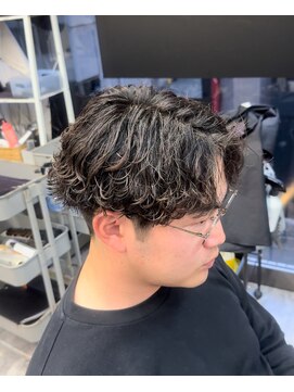 ヘーゼル 博多(HAZEL.) 波巻きスパイラルパーマ/センターパート