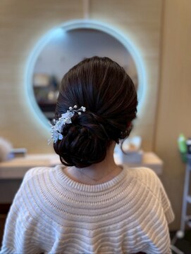 【セットサロンfirst】綺麗めサイドアップ