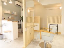 アクラ(aqula)の雰囲気（施術中もお子さんが視界に入って安心できるような配置にしました）